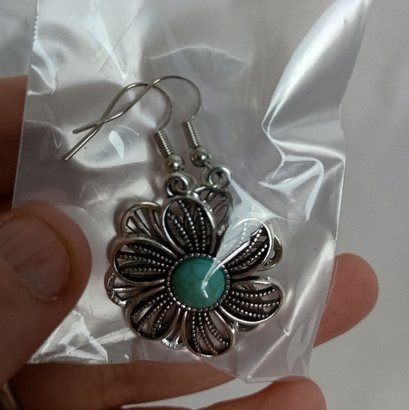 2/30$ Or 3/$35 Western Silver Floral Earrings with Turquoise Center (#0212) - Picture 2 of 2